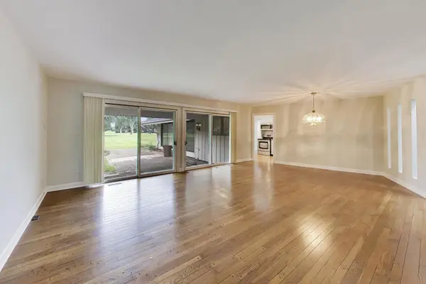 1117 Summit Hills LN, Naperville, IL 60563