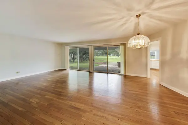 1117 Summit Hills LN, Naperville, IL 60563