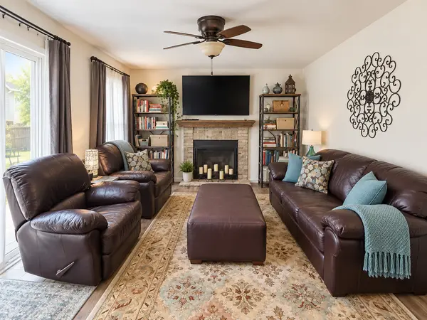 713 Crossland DR, Grayslake, IL 60030