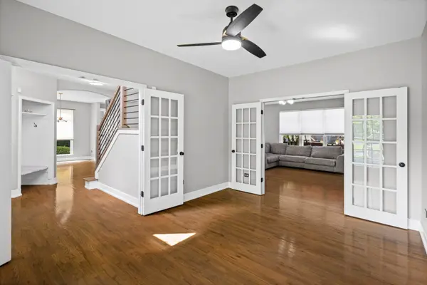 431 Cardinal LN, Bolingbrook, IL 60490