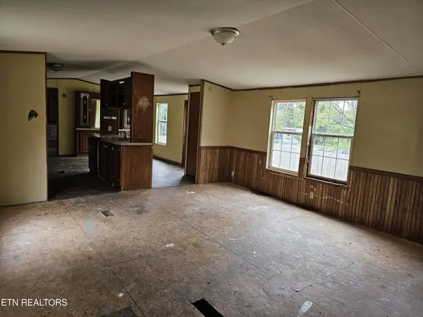 627 W Strang St, Rockwood, TN 37854