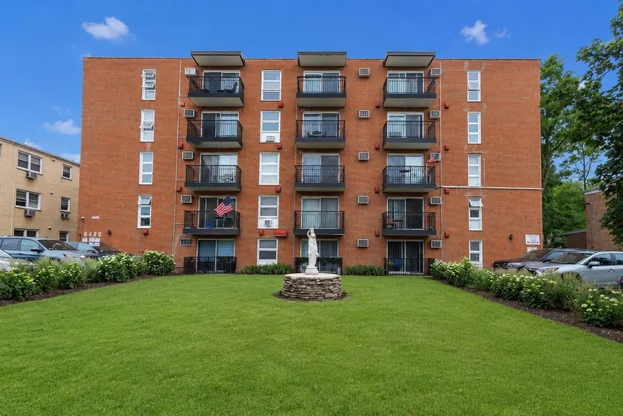 6490 N Northwest HWY #5F, Chicago, IL 60631