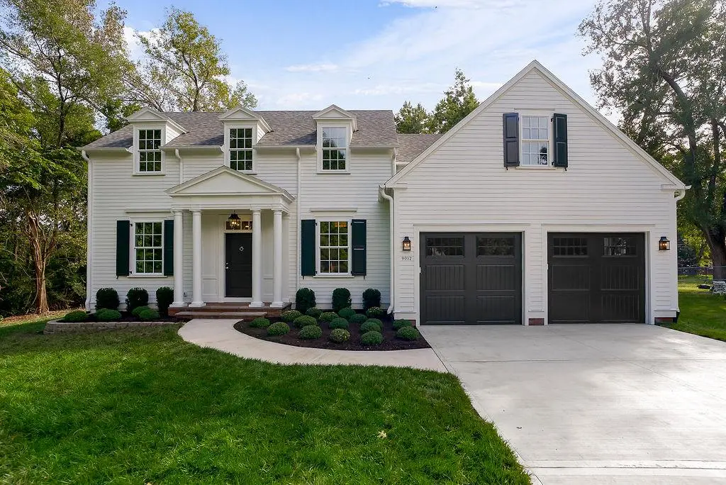9012 Foster LN, Overland Park, KS 66212