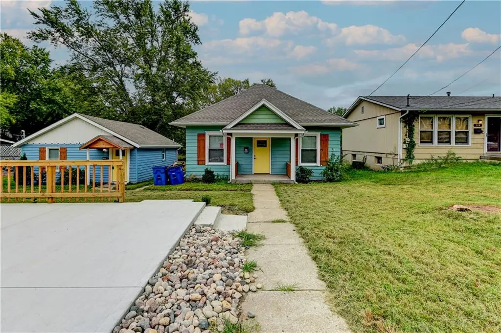 326 E Main ST, Odessa, MO 64076