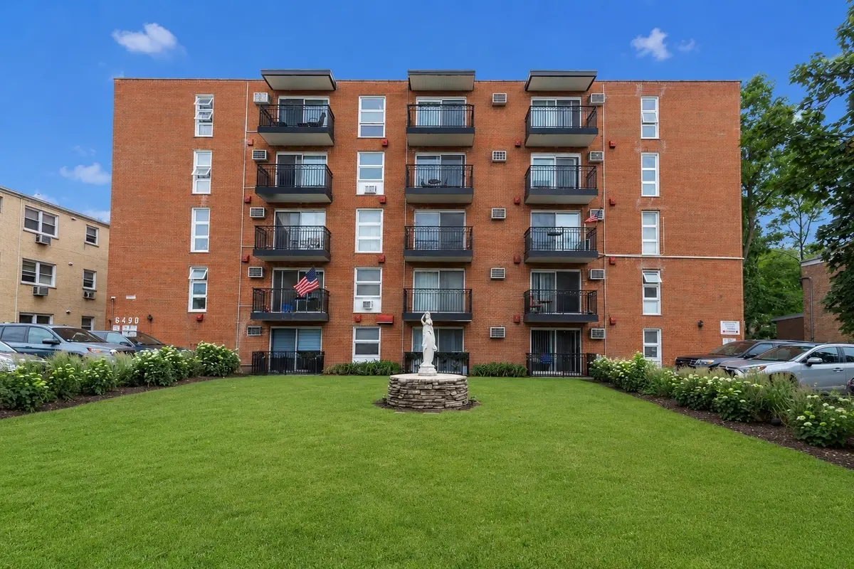 6490 N Northwest HWY #5F, Chicago, IL 60631