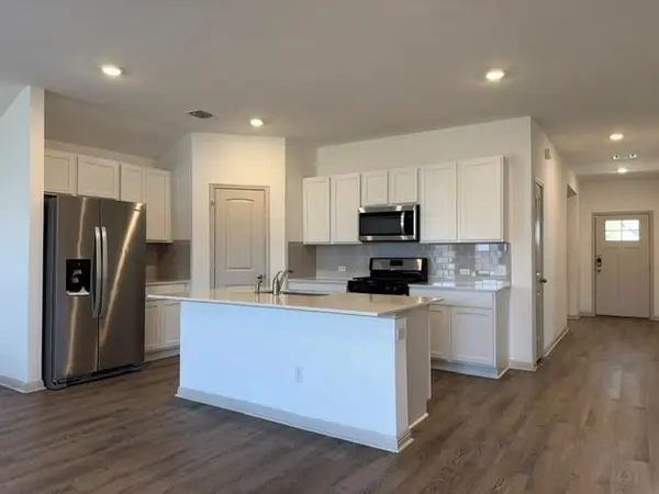 100 Fort Clark Springs DR, Hutto, TX 78634