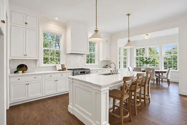 9012 Foster LN, Overland Park, KS 66212