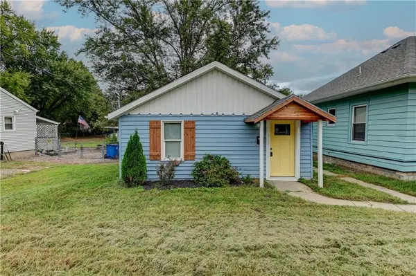 326 E Main ST, Odessa, MO 64076