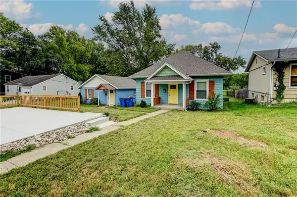 326 E Main ST, Odessa, MO 64076