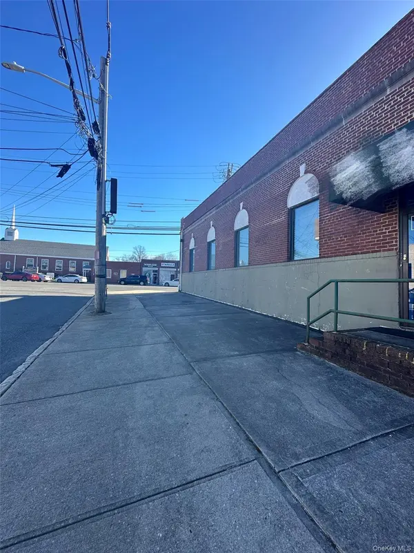 72C Franklin AVE #2 FL, Franklin Square, NY 11010