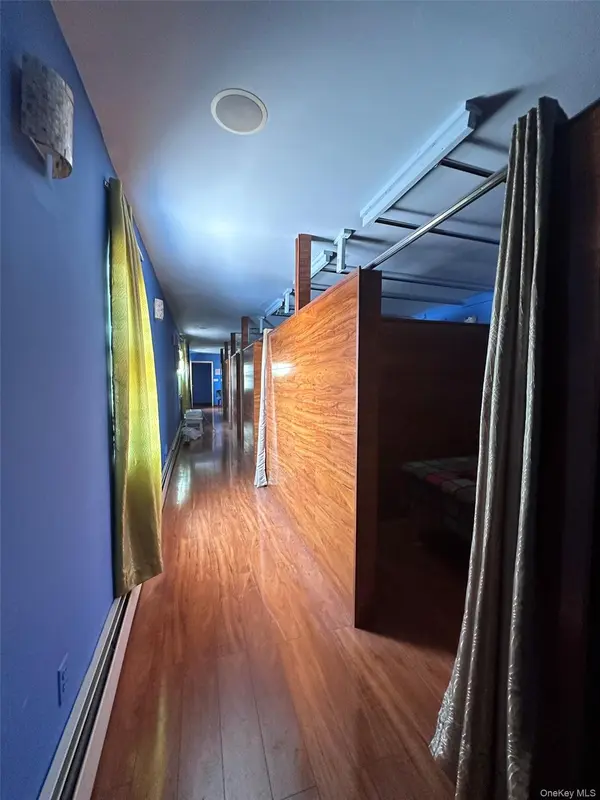 72C Franklin AVE #2 FL, Franklin Square, NY 11010