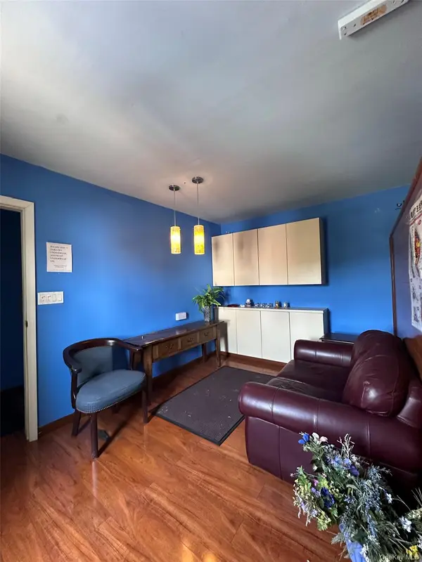 72C Franklin AVE #2 FL, Franklin Square, NY 11010