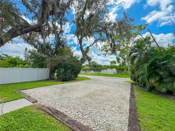 2751 72ND AVENUE DR E, Sarasota, FL 34243
