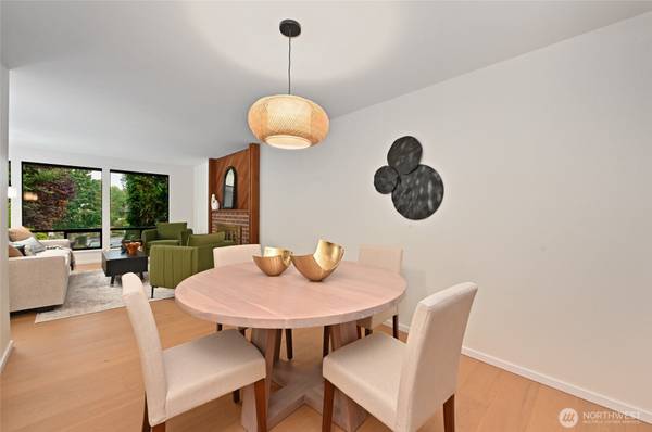 10026 NE 140th St, Kirkland, WA 98034