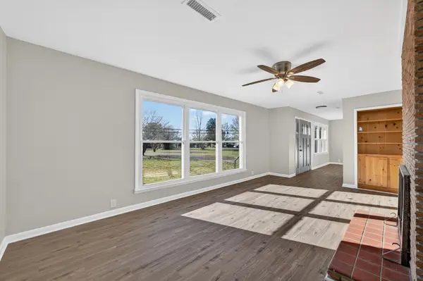8 Prospect Rd, Fayetteville, TN 37334