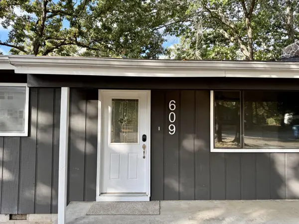 609 Knox AVE, Hollister, MO 65672