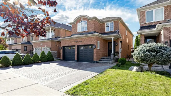3433 Sunlight ST, Mississauga, ON L5M 7M8