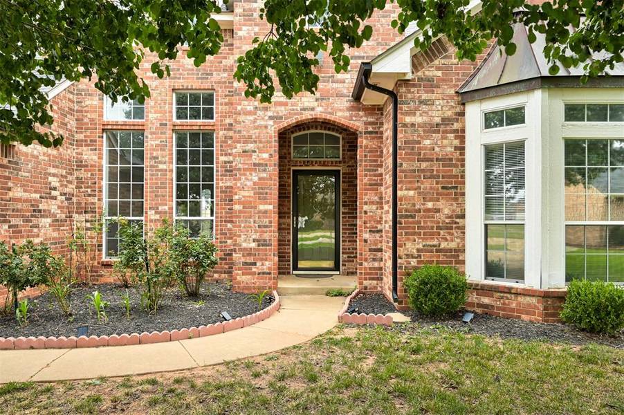 12700 Whitefield CIR, Oklahoma City, OK 73142