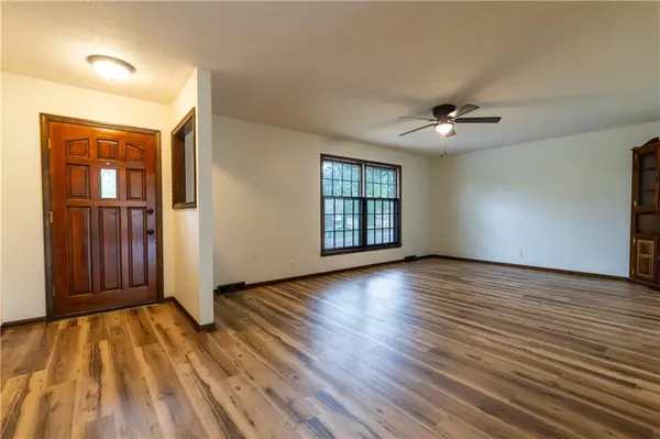 2109 N Leonard RD, St Joseph, MO 64506