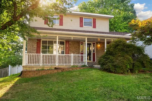 30 Williamsburg LN, Glen Carbon, IL 62034