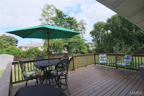 3 Oxbow RD, St Peters, MO 63376