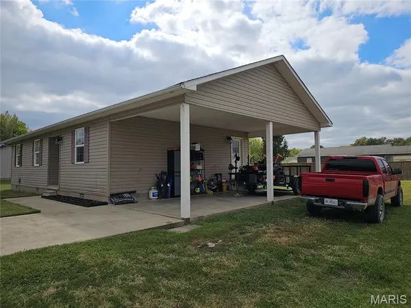 102 McNair ST, Dexter, MO 63841