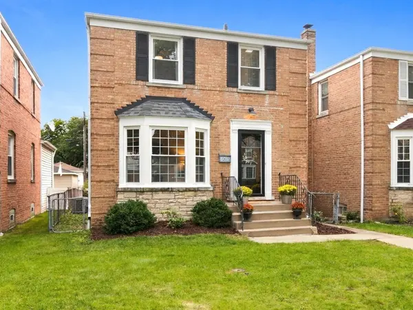 5037 N Newcastle AVE, Chicago, IL 60656
