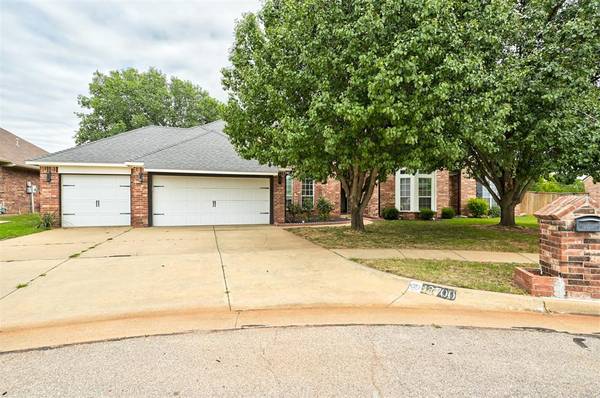 12700 Whitefield CIR, Oklahoma City, OK 73142