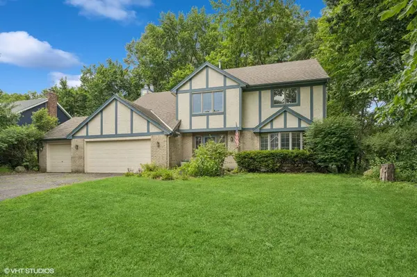 12555 Dover DR, Apple Valley, MN 55124