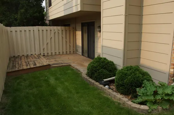 2140 Tamarin TRL, Golden Valley, MN 55427