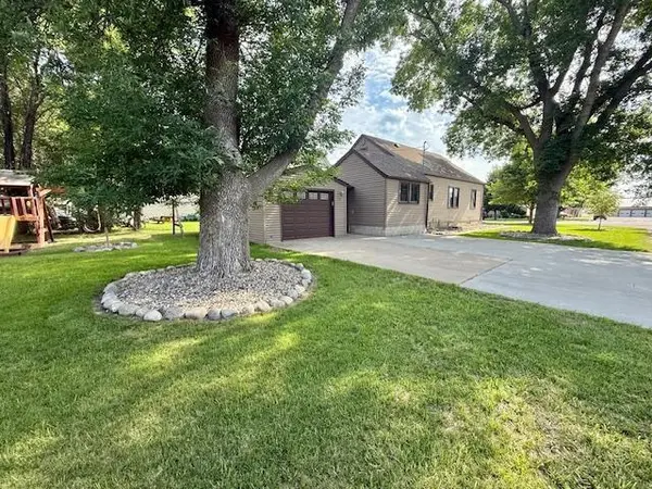 111 S Lake ST, Belview, MN 56214