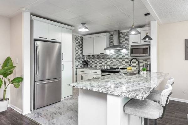 8255 Juniper CT #36D, Palos Hills, IL 60465