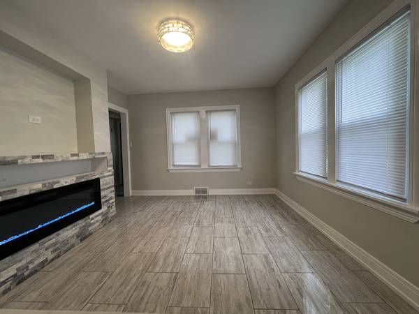 6848 W 96th ST, Oak Lawn, IL 60453