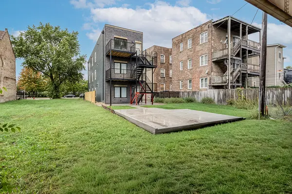 4623 S Prairie AVE, Chicago, IL 60653
