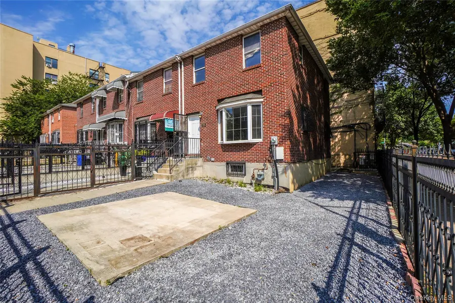 613 Oak TER, Bronx, NY 10454