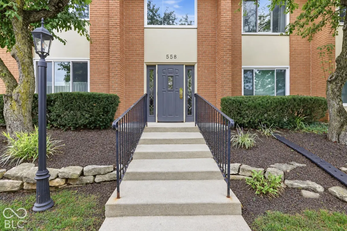 558 W Hunters DR #APT D, Carmel, IN 46032