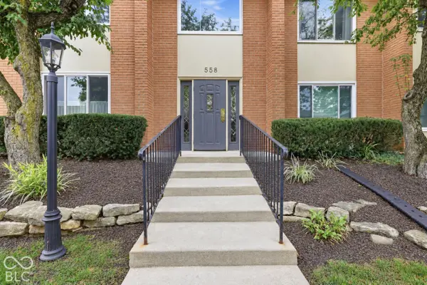 558 W Hunters DR #APT D, Carmel, IN 46032