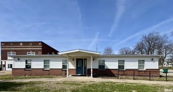 130 N BROADWAY ST, Table Grove, IL 61482