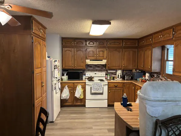31 Bison RD, Buffalo, MO 65622
