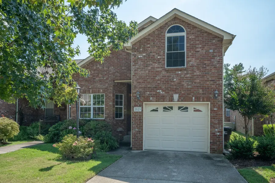 2529 Keegan Dr, Murfreesboro, TN 37130