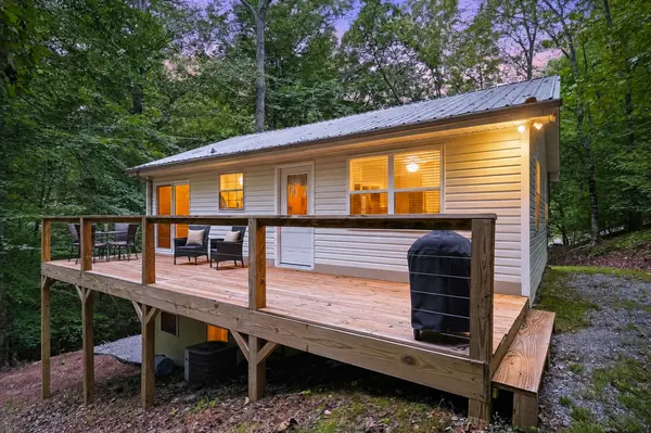 1377 Four Seasons Rd, Smithville, TN 37166