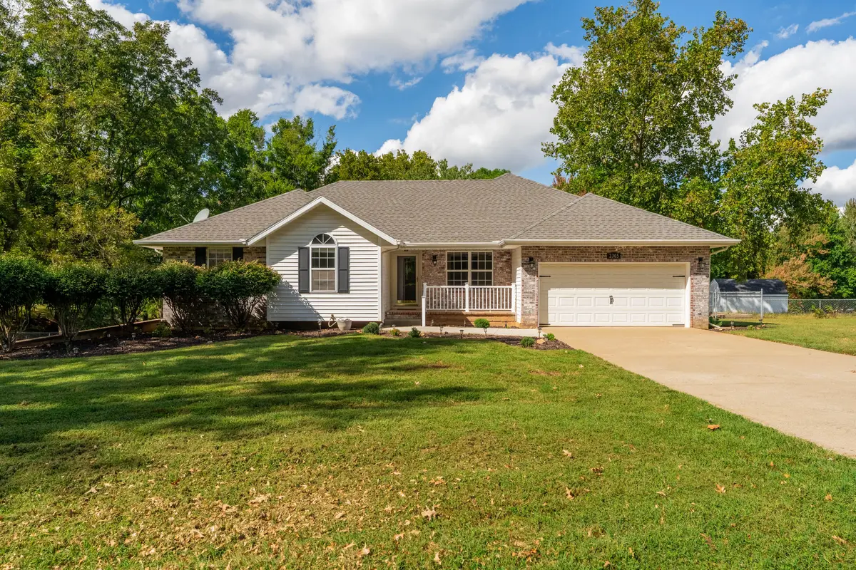 2305 Westwind DR, Ozark, MO 65721