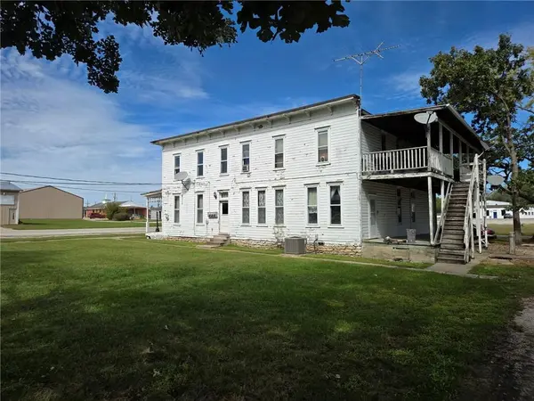 105 N 4th ST, Garden City, MO 64747