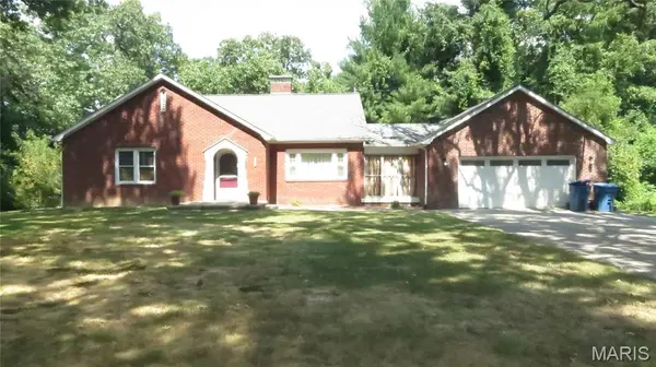 2315 Fairview DR, Alton, IL 62002