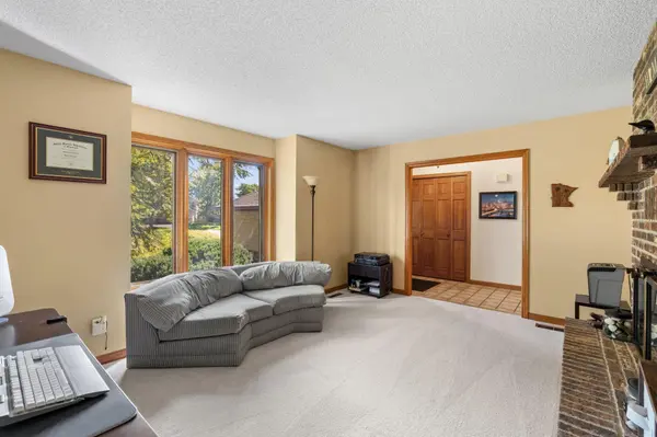 6390 Fawn LN, Lino Lakes, MN 55014