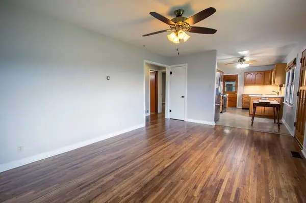 425 S Elm St, Whitewater, KS 67154