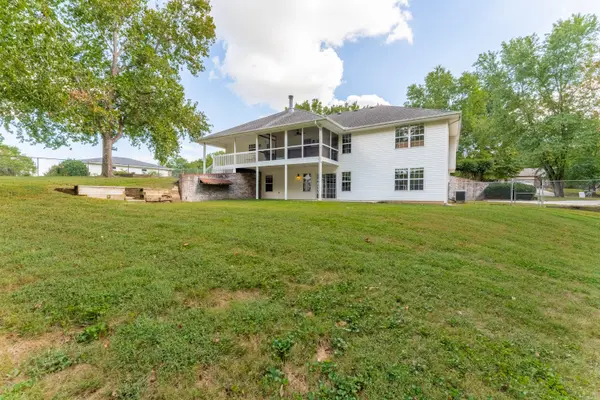 2305 Westwind DR, Ozark, MO 65721