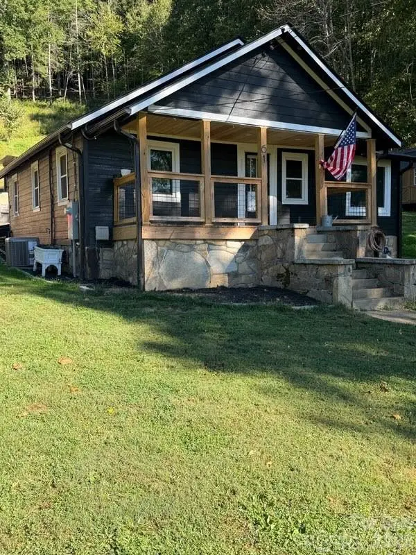 61 Martins Creek RD, Barnardsville, NC 28709
