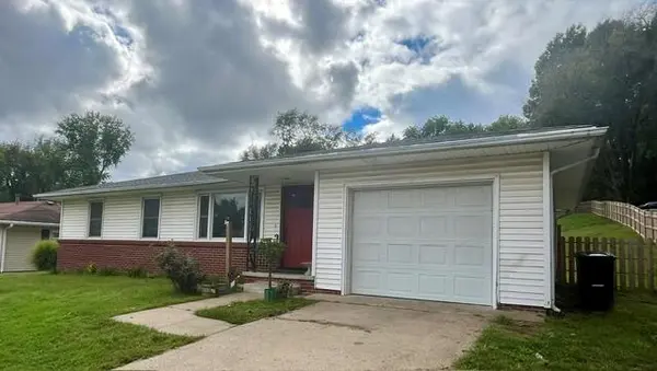 2002 S 28th ST, St Joseph, MO 64507