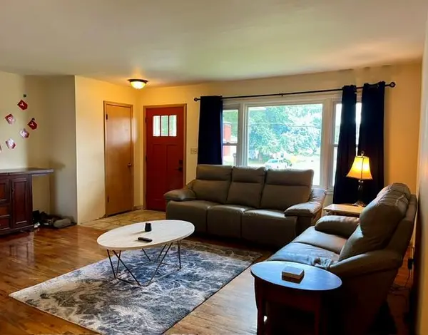 2002 S 28th ST, St Joseph, MO 64507